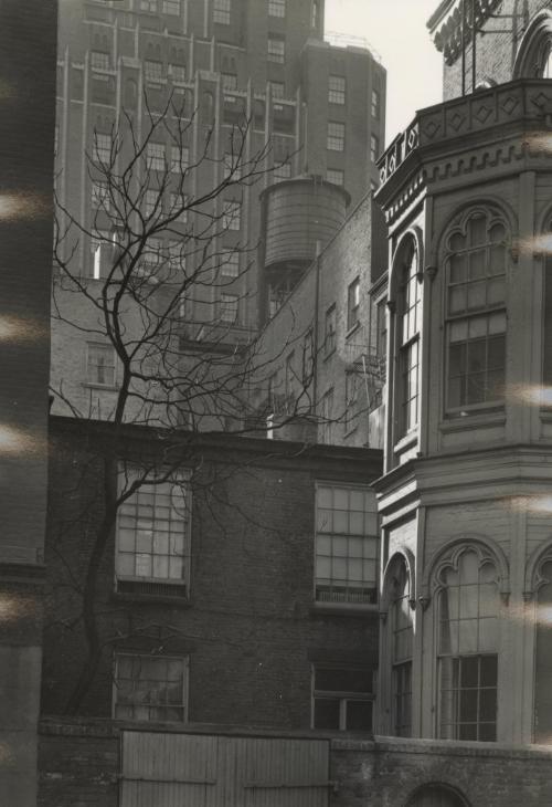 Mark Twain House, 5th Ave., New York, 1946