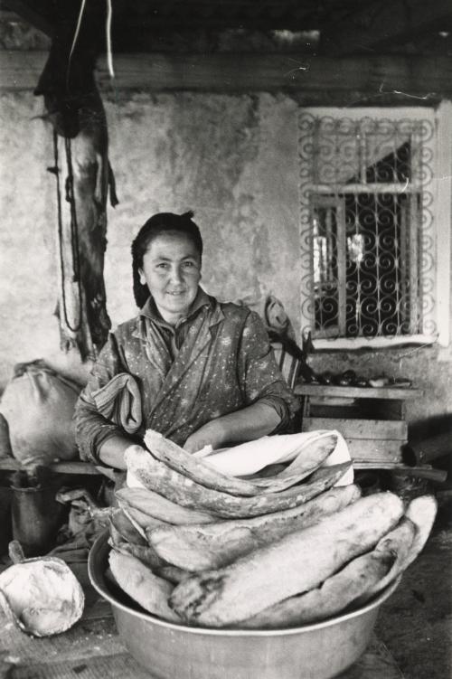 Regional galettes (woman with bread), Kharetie, Caucasus Valley
