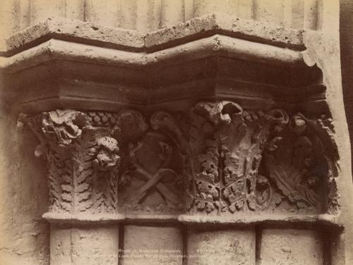 Ancienne Cathédrale de Laon, Façade Méridionale, Chapiteau Exterieur, XIII Siecle
