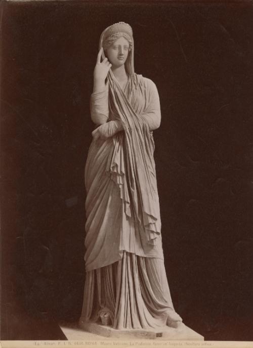 Roma - Museo Vaticano. La Pudicizia. forse un'Augusta
