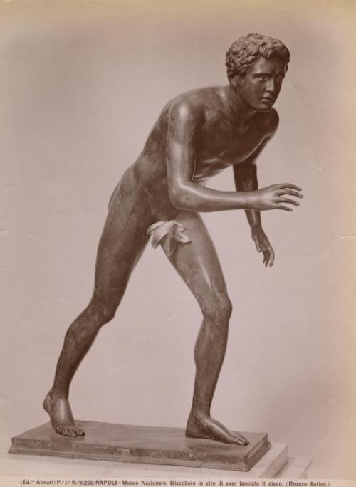 Napoli - Museo Nazionale. Discobolo in atto di aver lanciato il disco (Bronzo Antico)