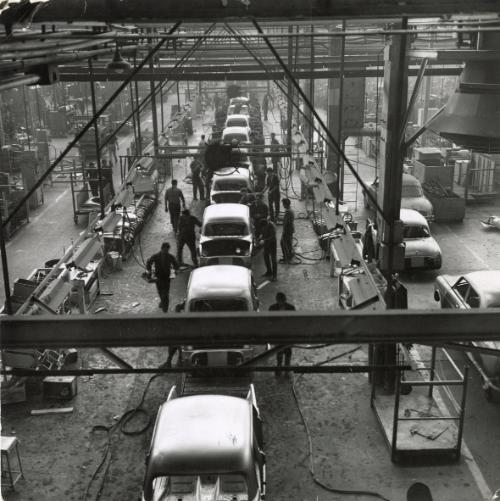 Kaiser Motors: Kaiser plant (manufacturing cars), Argentina.