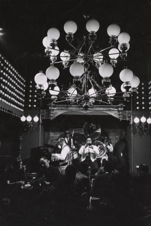 St. Louis: Singleton Palmer & band in "Opera House," a turn of the century-type saloon