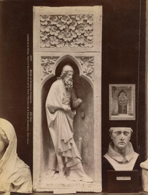 Cathedral de Reims, Figure & Bas-Relief décorant la Paroi interiéure de la Façade Occidentale