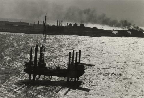 Oil drilling in the Arab Golf, Das Island, Abu Dhabi