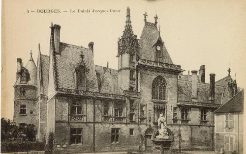 Bourges. - Le Palais Jacques-Cœur.