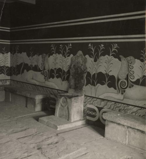 Coronation Room, Palace of King Minos rebuilt by Sir Arthur Evans, Knossos, Crete, Greece