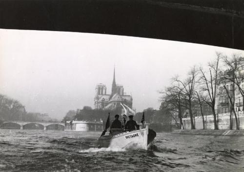 Police patrol, back at dawn, the 6th Brigade, Seine, Paris, France