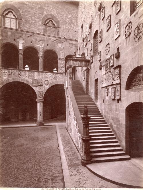 Cortile del Palazzo del Podesta, XIV secolo, Firenze, Italy
