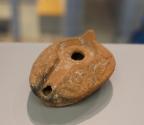 Oil lamp with animal motifs
