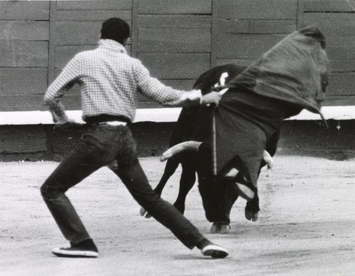 Espontaneo (spontaneous), "capitalist": this is the name given to the madmen who during the bullfight jump in the arena armed with a red flag, Spain, from the series La Corrida (The Bullfight)