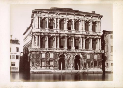 Palazzo Pesaro, Venice