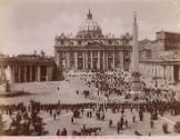 Roma - Basilica di S. Pietro. La piazza in occasione di una festa papale