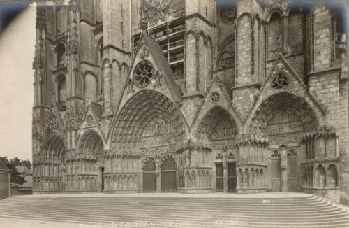 Bourges. - La Cathédrale, le Grand Portail