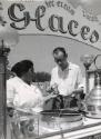 Marchaude de Glaces, Paris (Ice cream seller, Paris)